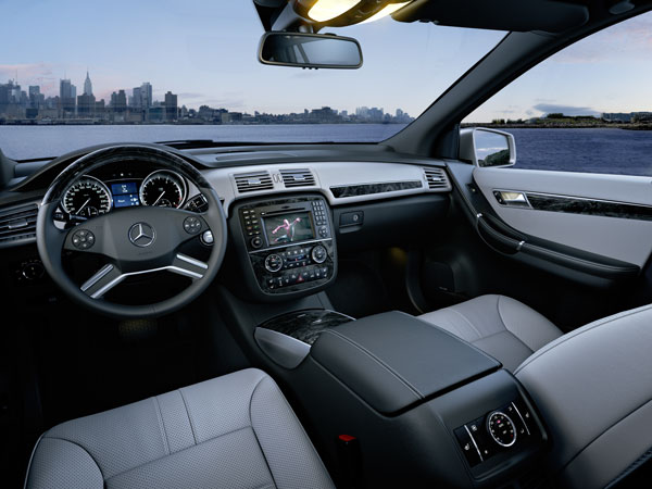 Cadillac Srx 2011 Interior. 2011-r-class-interior.jpg